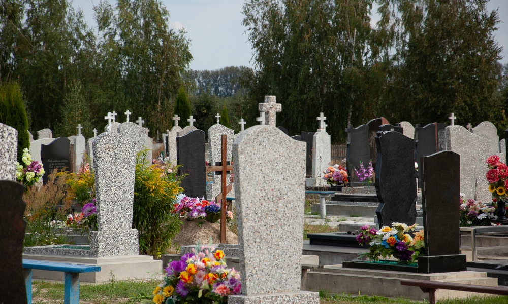 Памятники в Гомеле: фото на Новобелицком кладбище